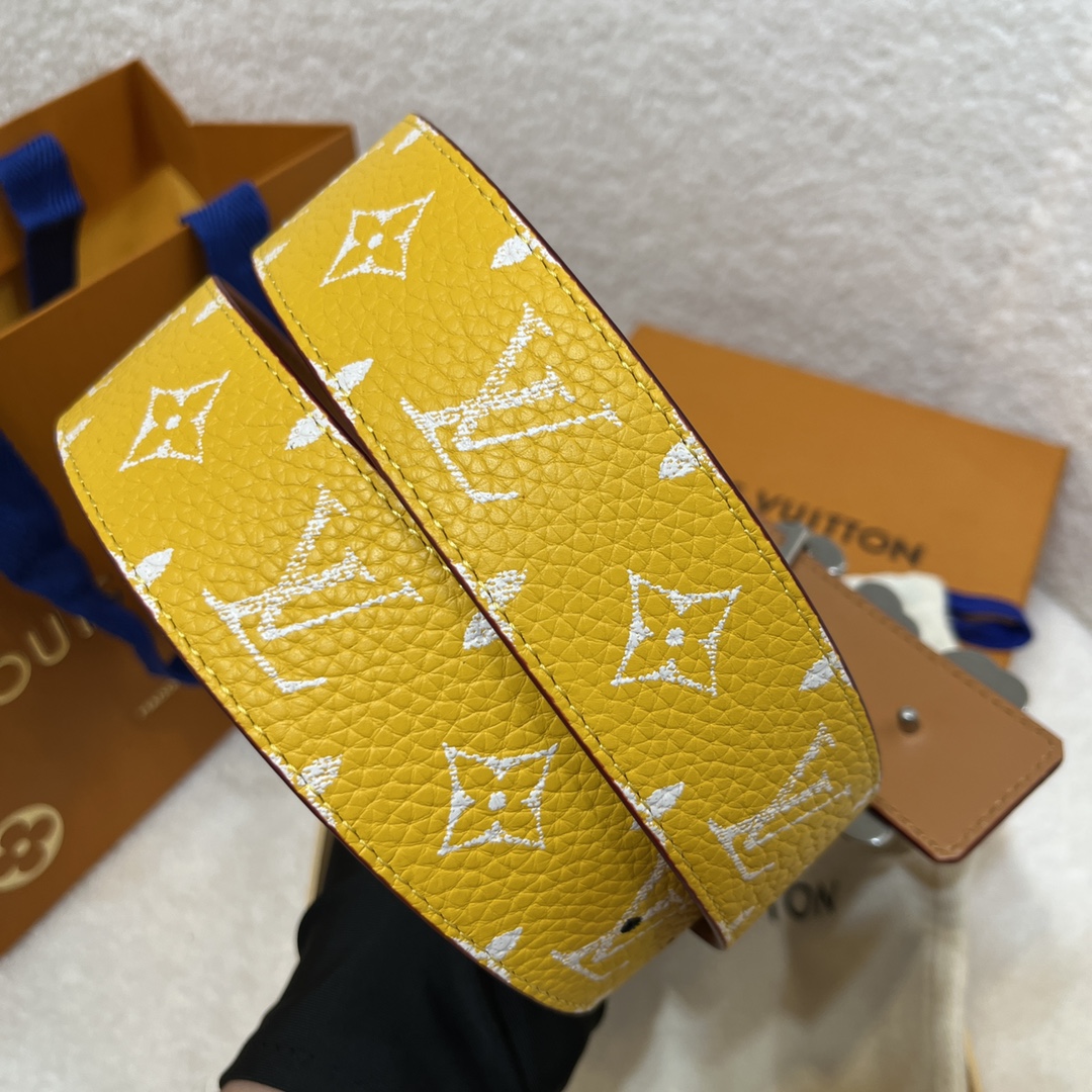  Louis Vuitton LV Men's Custom Canvas Belt