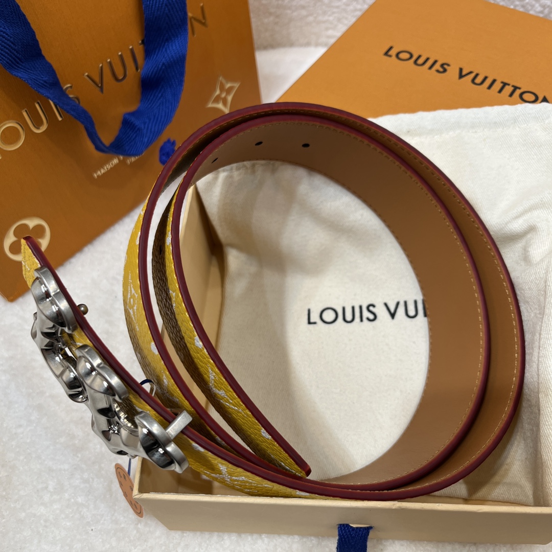  Louis Vuitton LV Men's Custom Canvas Belt