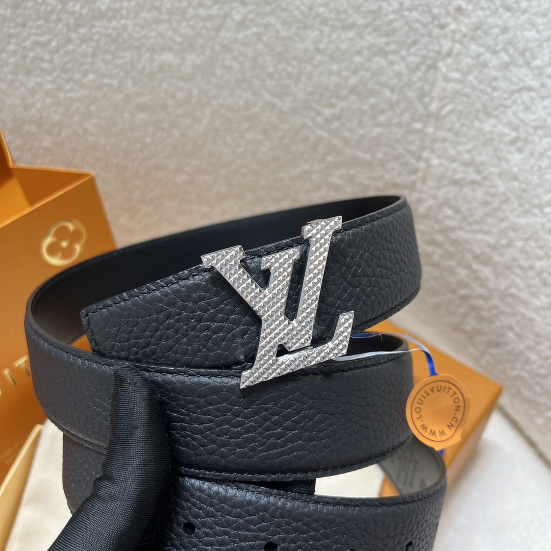 Louis Vuitton LV Men's Reversible Togo Leather Belt