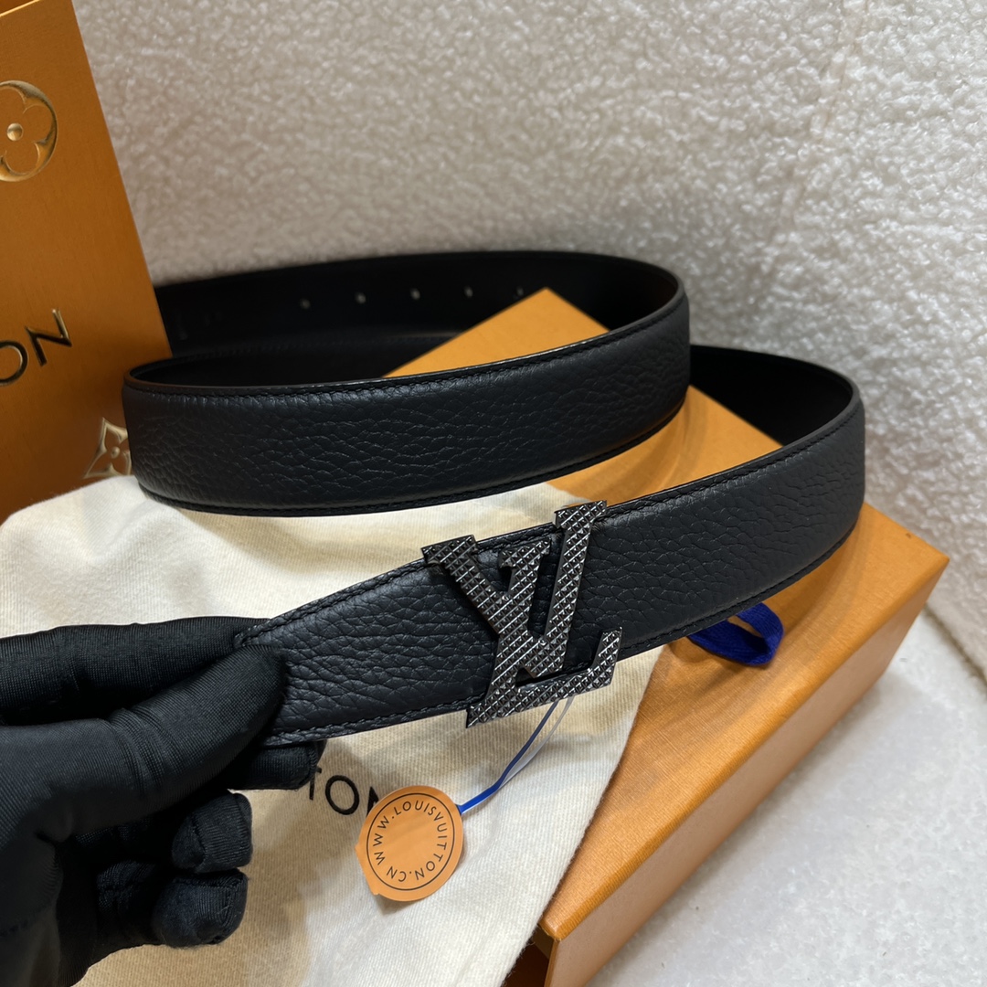 Louis Vuitton LV Men's Reversible Togo Leather Belt