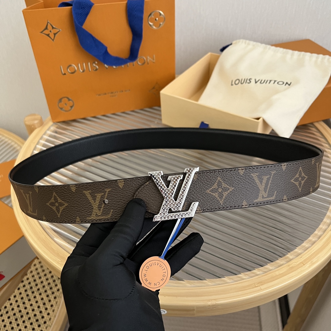 Louis Vuitton LV Men's Casual Reversible Belt