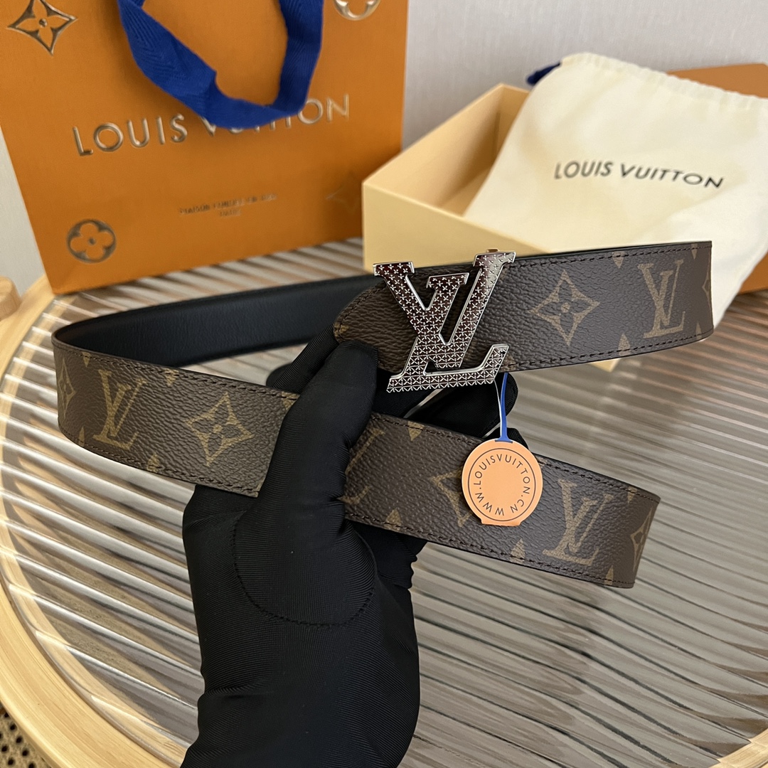 Louis Vuitton LV Men's Casual Reversible Belt