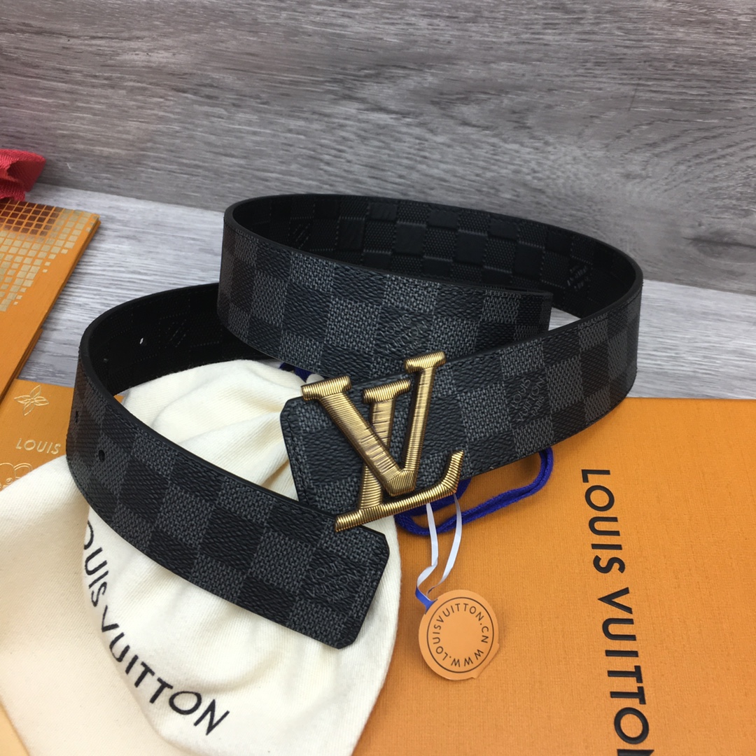 Louis Vuitton Men's Classic Reversible Belt