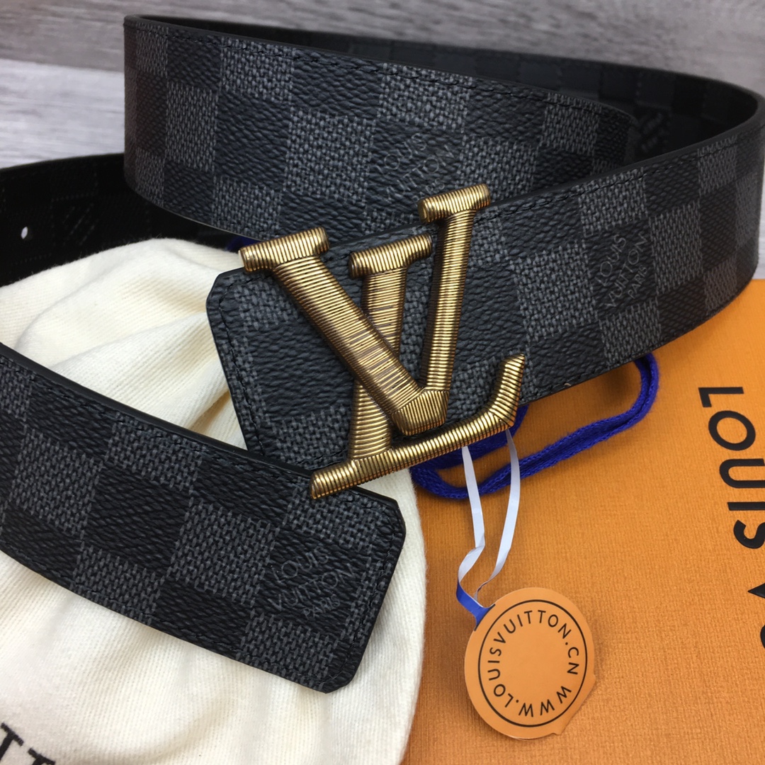 Louis Vuitton Men's Classic Reversible Belt