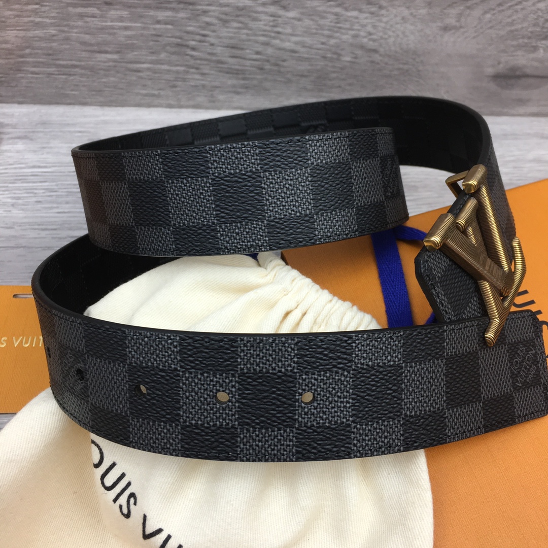 Louis Vuitton Men's Classic Reversible Belt