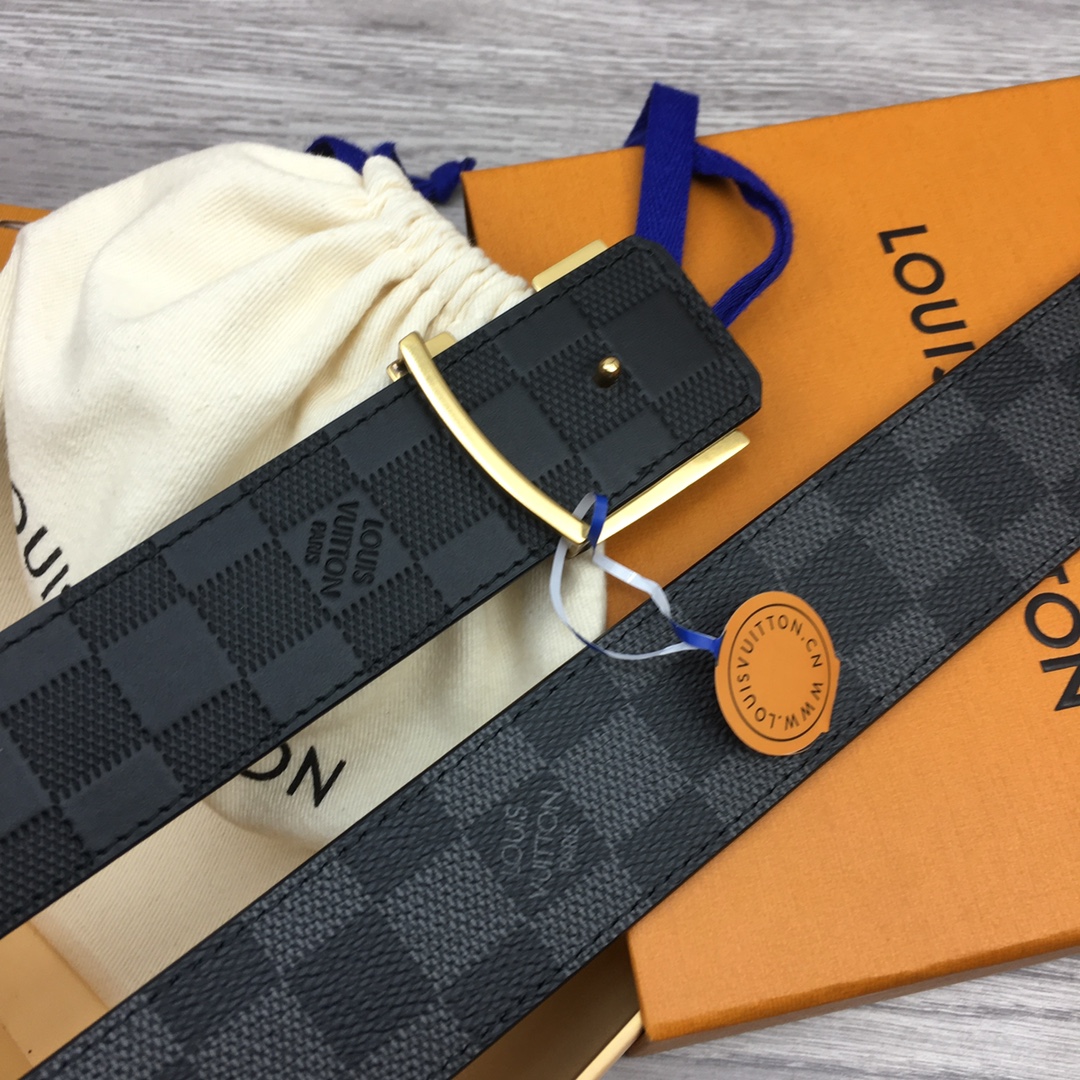 Louis Vuitton Men's Classic Reversible Belt