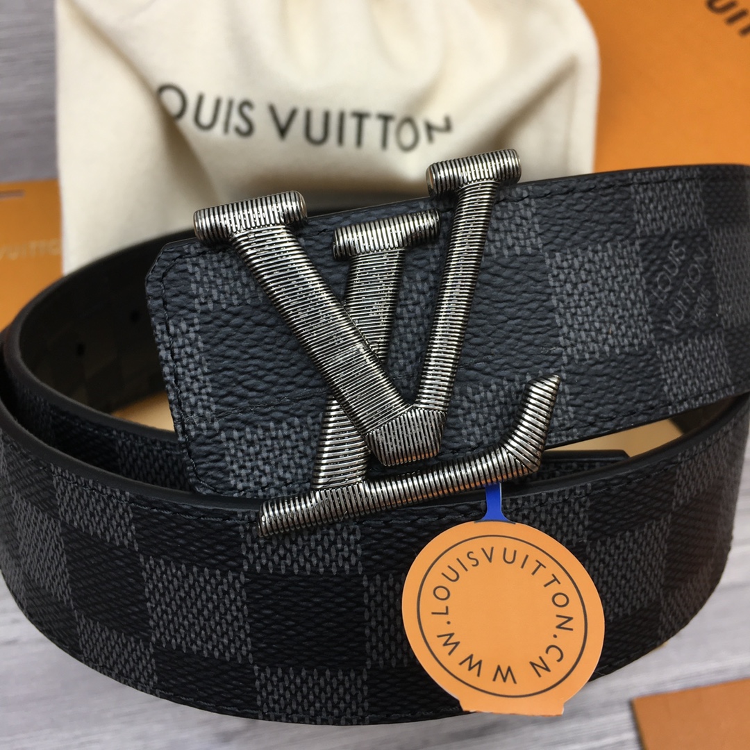 Louis Vuitton Men's Classic Reversible Belt