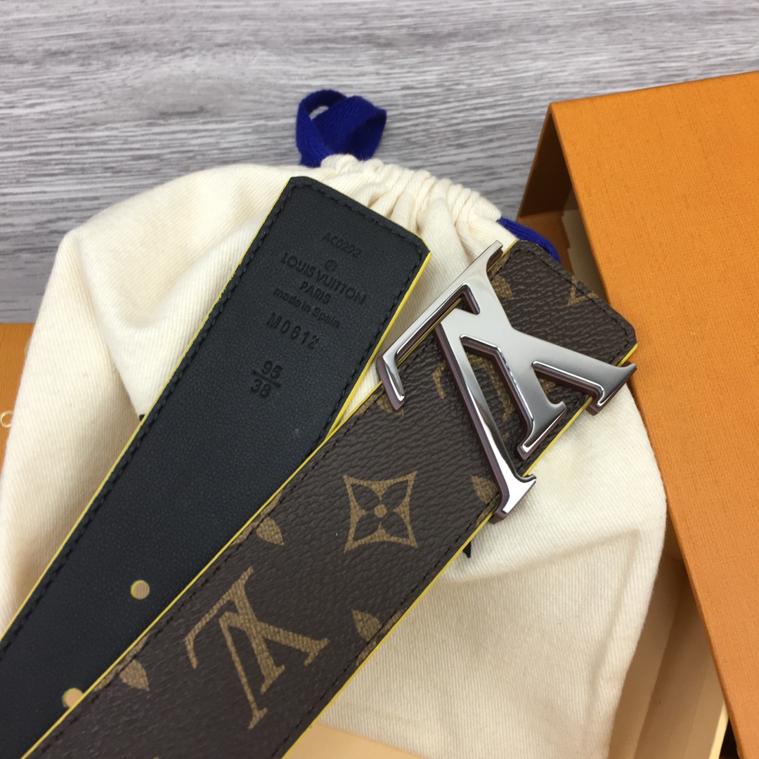 Louis Vuitton LV Men's Reversible 4cm Canvas Belt