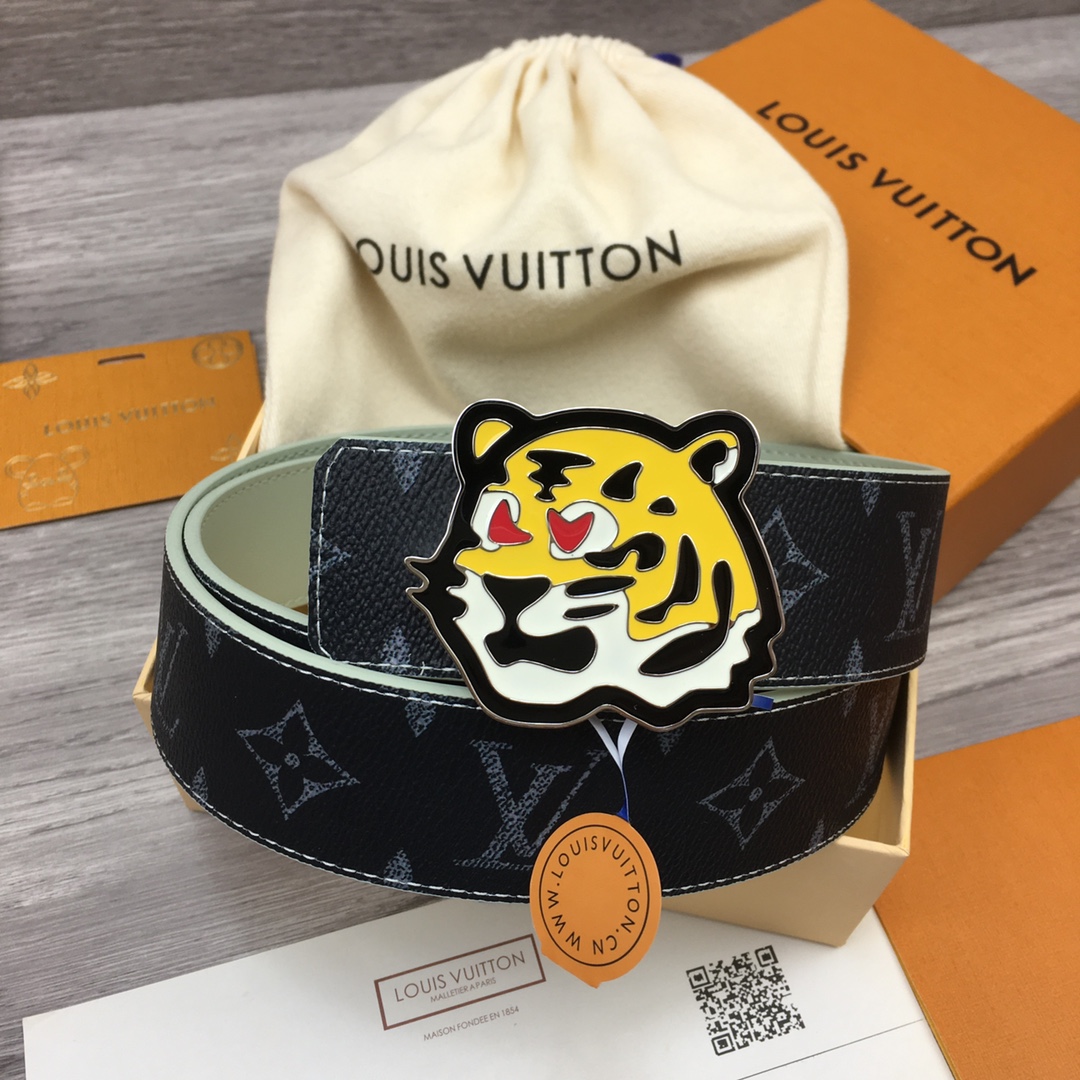 Louis Vuitton LV Custom Gradient Letter 4cm Reversible Belt