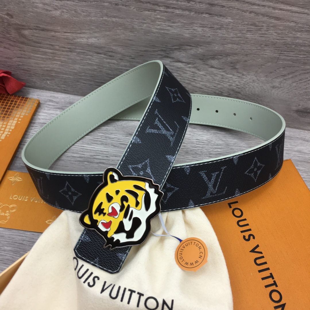 Louis Vuitton LV Custom Gradient Letter 4cm Reversible Belt