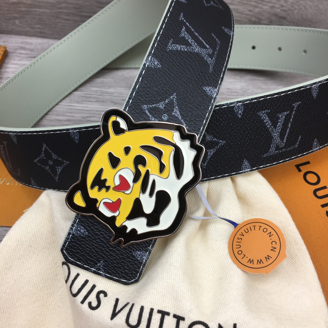 Louis Vuitton LV Custom Gradient Letter 4cm Reversible Belt