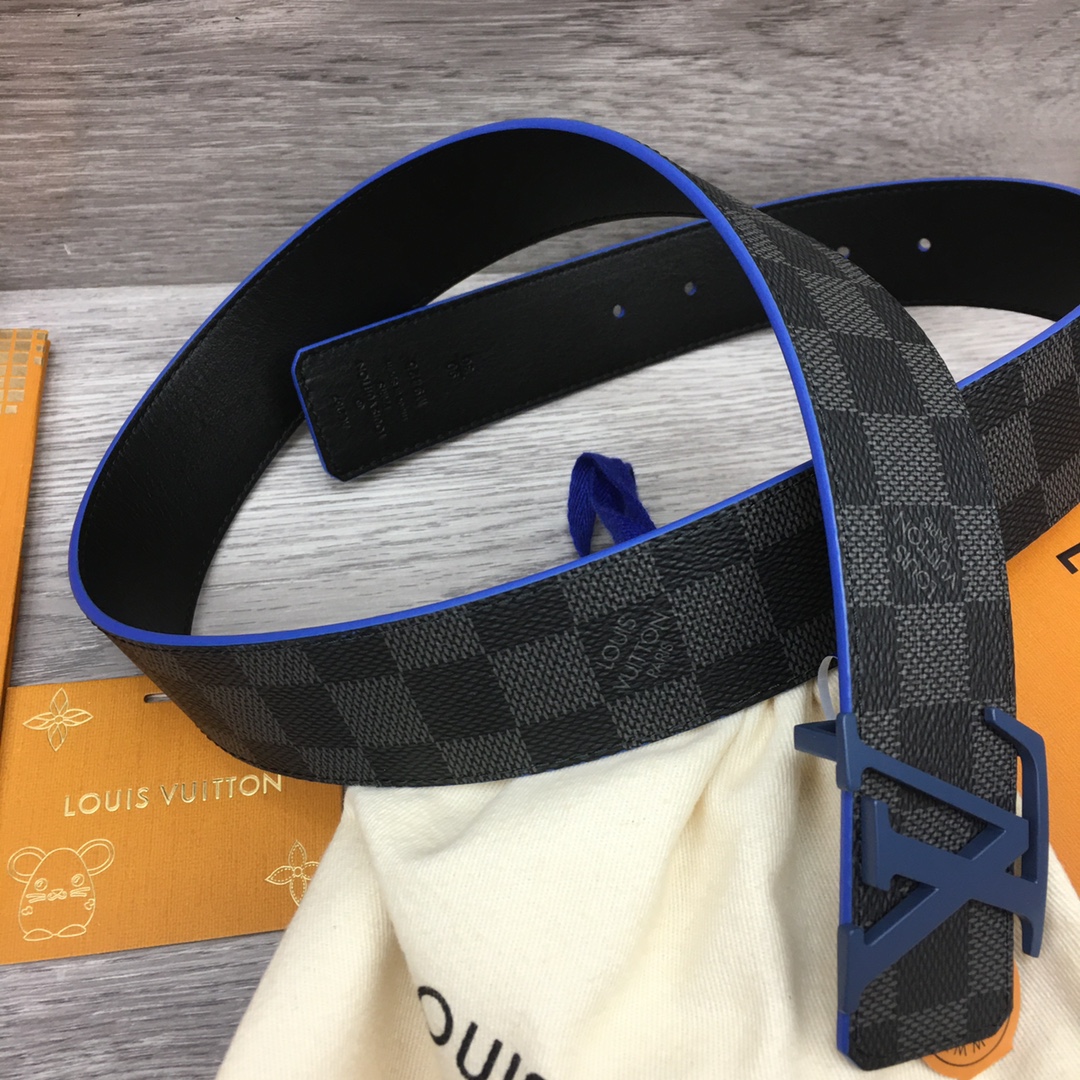  Louis Vuitton LV Reversible 40mm Canvas and Calfskin Belt