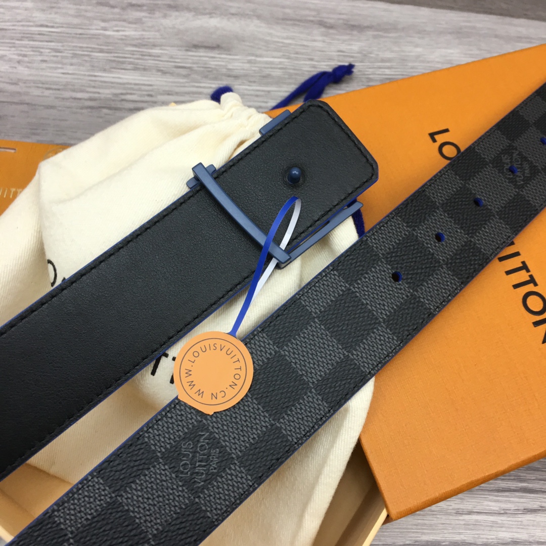  Louis Vuitton LV Reversible 40mm Canvas and Calfskin Belt