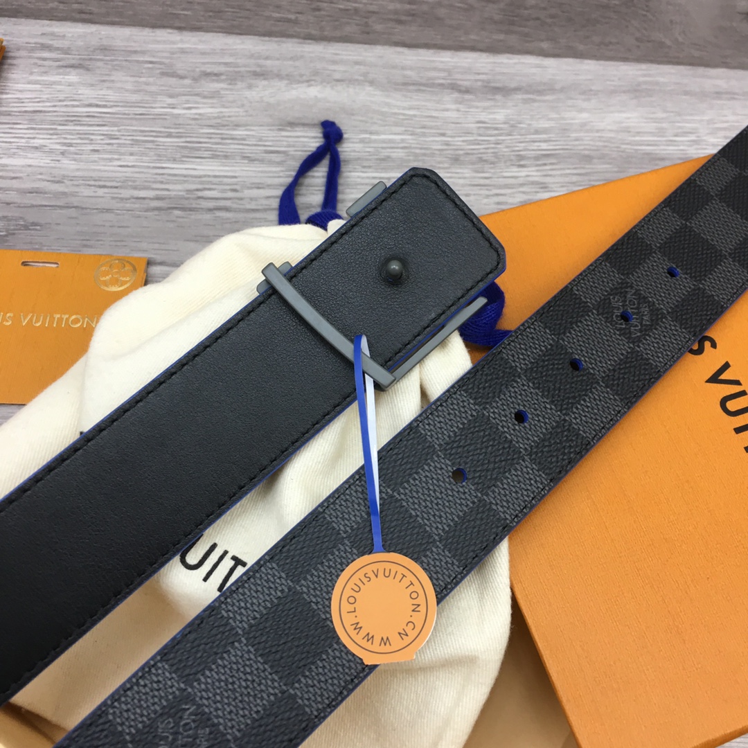  Louis Vuitton LV Reversible 40mm Canvas and Calfskin Belt