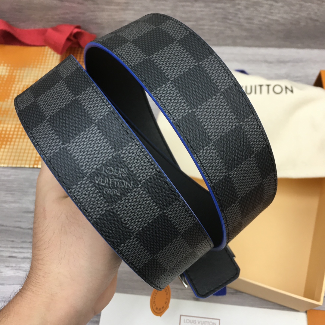  Louis Vuitton LV Reversible 40mm Canvas and Calfskin Belt