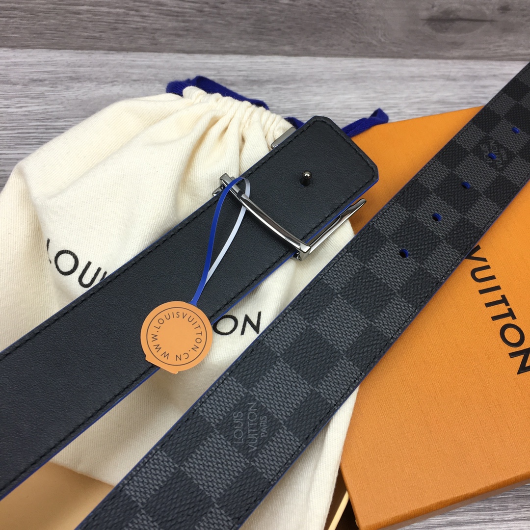  Louis Vuitton LV Reversible 40mm Canvas and Calfskin Belt