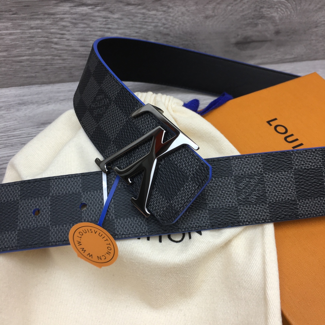  Louis Vuitton LV Reversible 40mm Canvas and Calfskin Belt