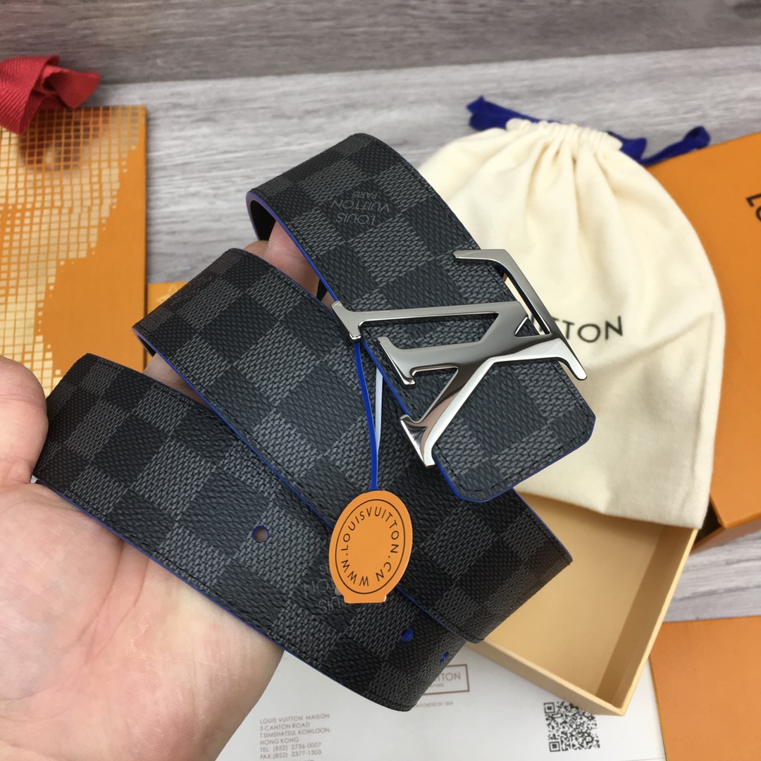  Louis Vuitton LV Reversible 40mm Canvas and Calfskin Belt