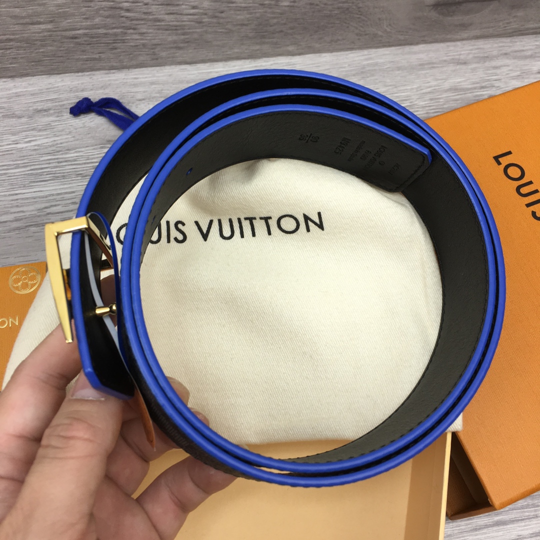  Louis Vuitton LV Reversible 40mm Canvas and Calfskin Belt