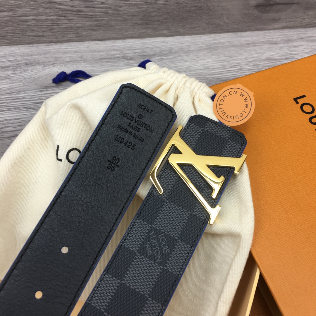  Louis Vuitton LV Reversible 40mm Canvas and Calfskin Belt