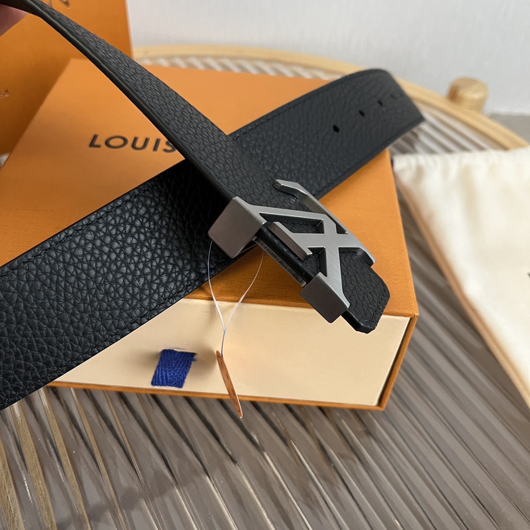 Louis Vuitton LV 4cm Italian Litchi Grain Leather Belt