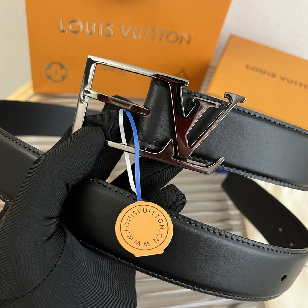 Louis Vuitton LV Men's Reversible Calfskin Leather Belt