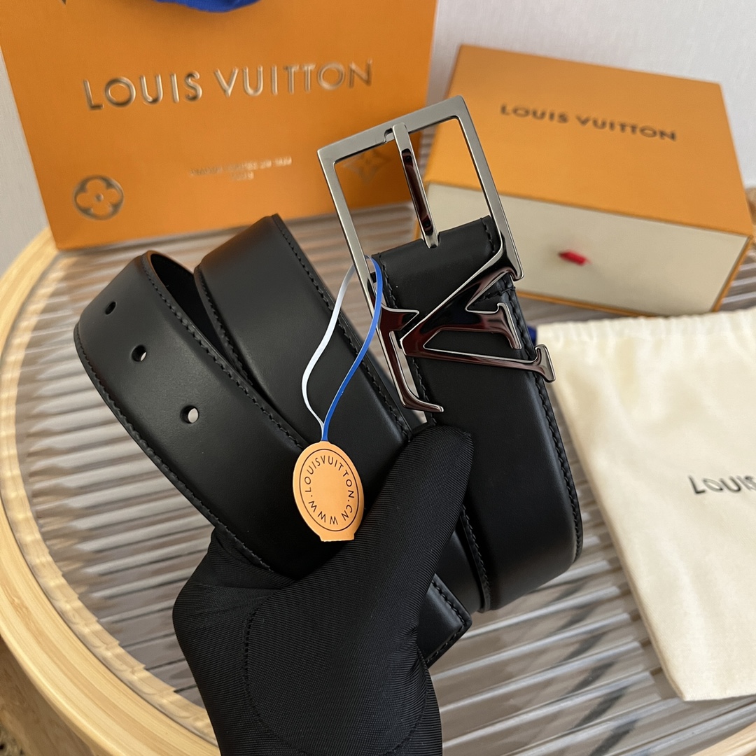 Louis Vuitton LV Men's Reversible Calfskin Leather Belt