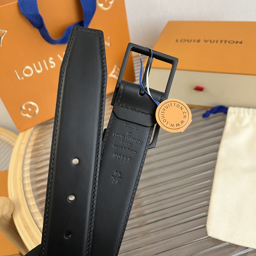 Louis Vuitton LV Men's Reversible Calfskin Leather Belt