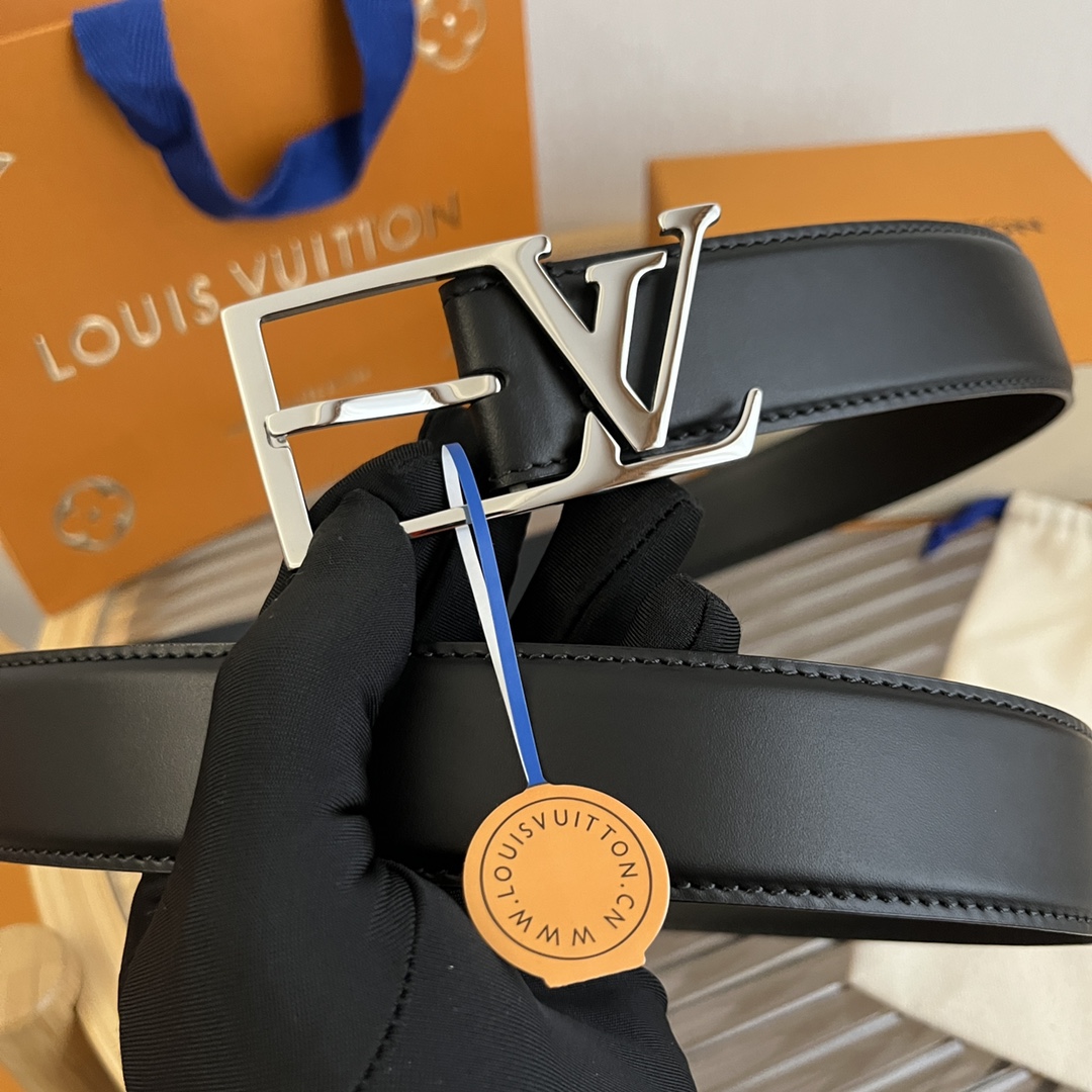 Louis Vuitton LV Men's Reversible Calfskin Leather Belt