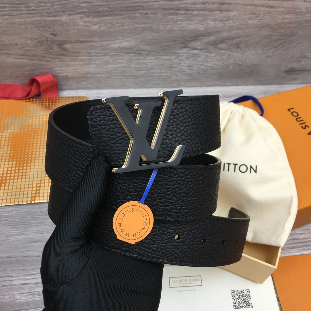 Louis Vuitton LV Men's Italian Pebble Grain Leather Belt