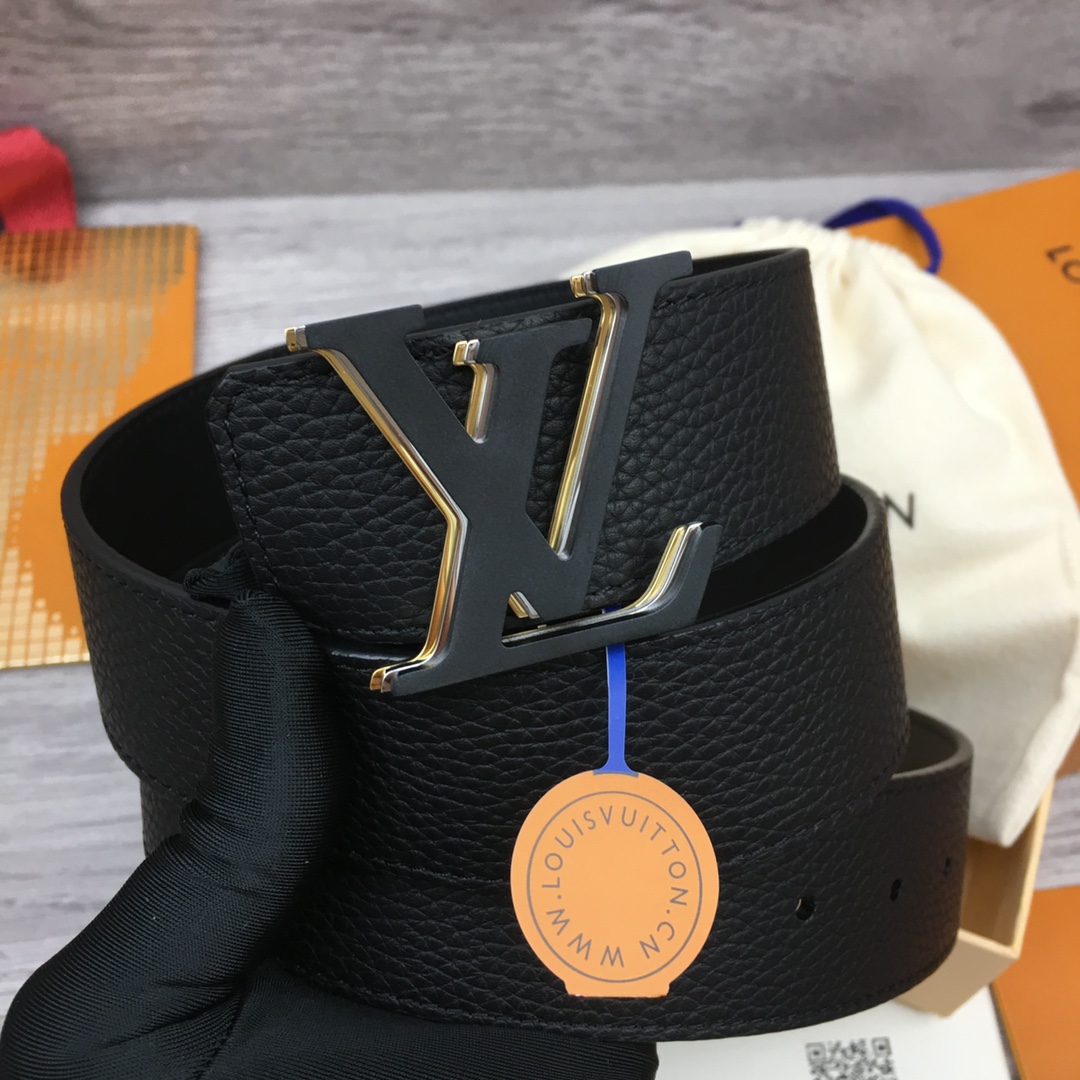 Louis Vuitton LV Men's Italian Pebble Grain Leather Belt