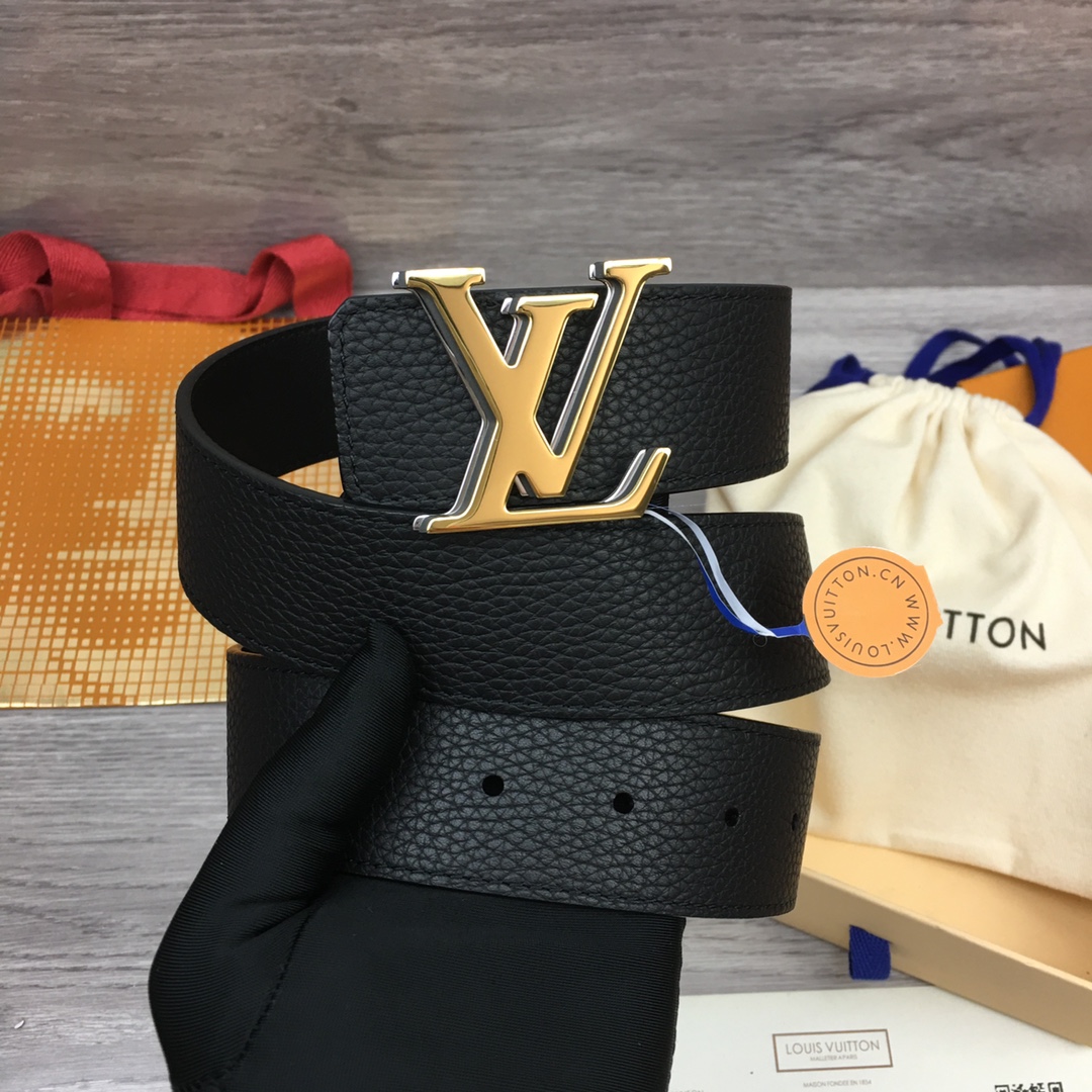 Louis Vuitton LV Men's Italian Pebble Grain Leather Belt