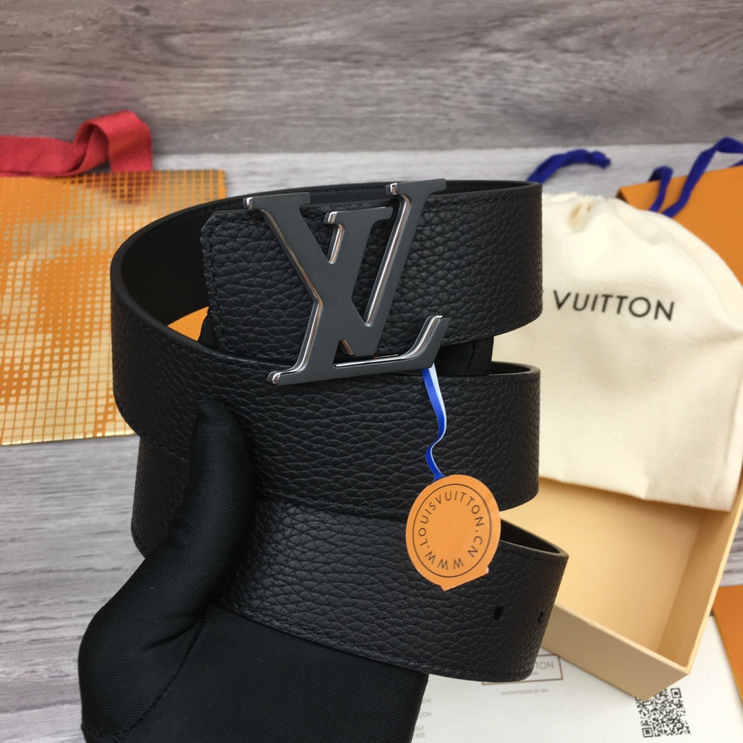 Louis Vuitton LV Men's Italian Pebble Grain Leather Belt