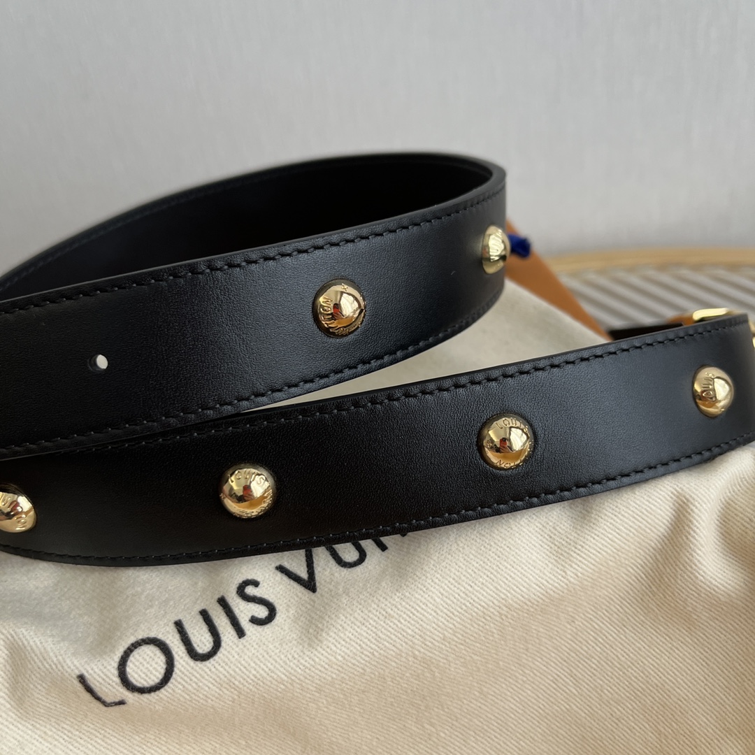  Louis Vuitton Women's Reversible Leather Belt with Floral Accents