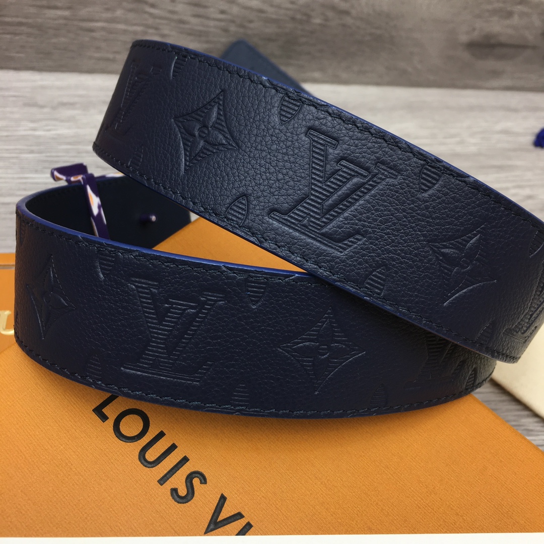 Louis Vuitton LV Overseas Exclusive 4cm Calfskin Belt