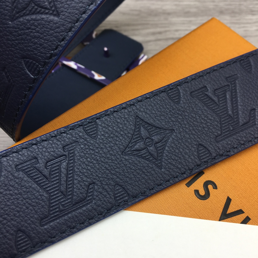 Louis Vuitton LV Overseas Exclusive 4cm Calfskin Belt