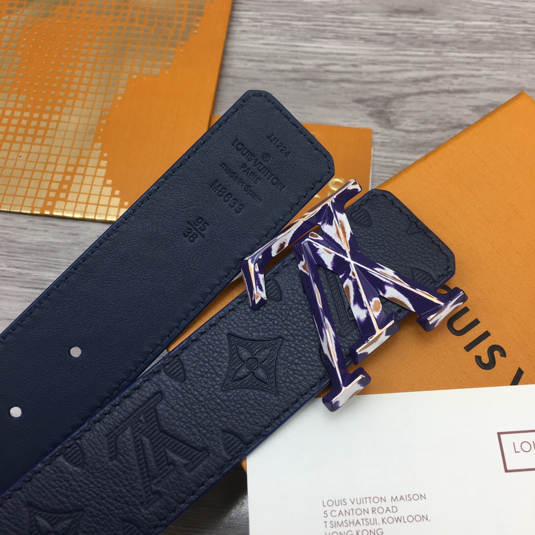 Louis Vuitton LV Overseas Exclusive 4cm Calfskin Belt