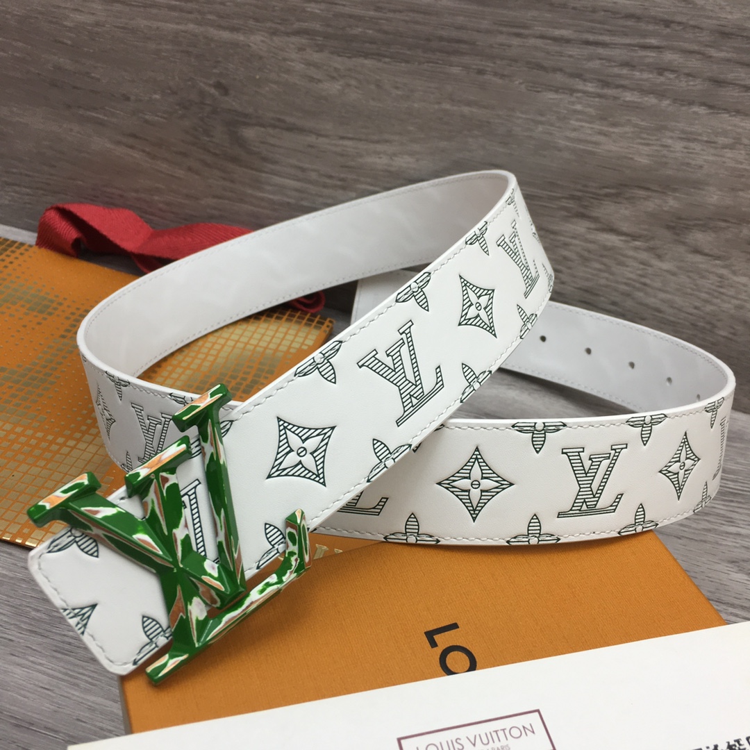 Louis Vuitton LV Overseas Exclusive 4cm Calfskin Belt