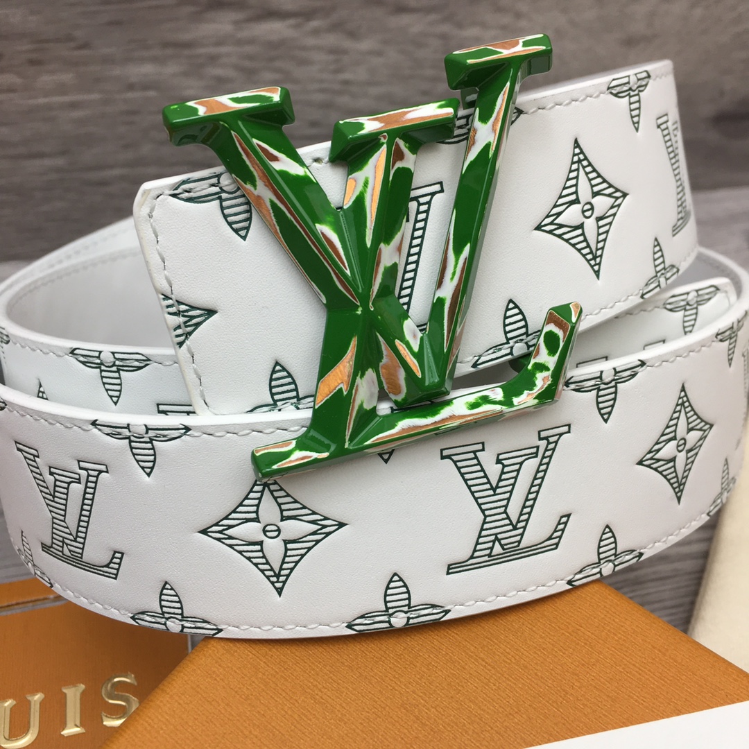 Louis Vuitton LV Overseas Exclusive 4cm Calfskin Belt