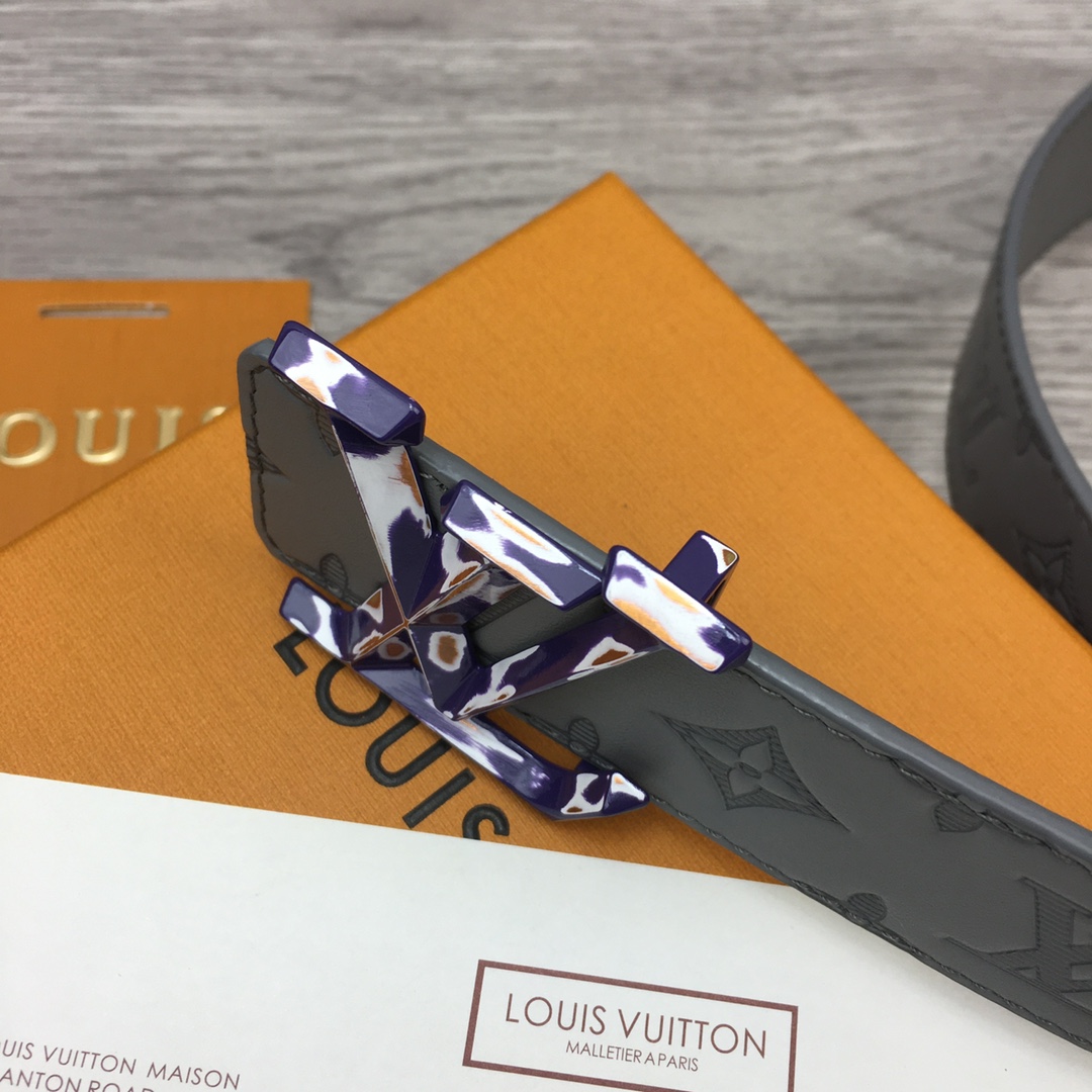 Louis Vuitton LV Overseas Exclusive 4cm Calfskin Belt