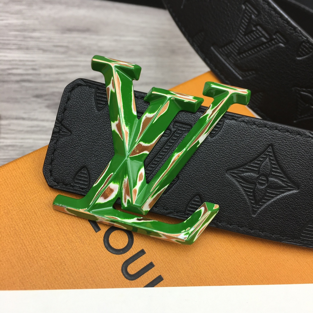 Louis Vuitton LV Overseas Exclusive 4cm Calfskin Belt