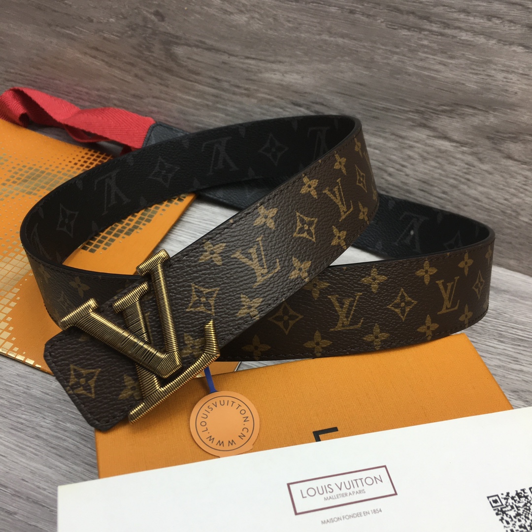 Louis Vuitton LV Overseas Exclusive 4cm Calfskin Belt