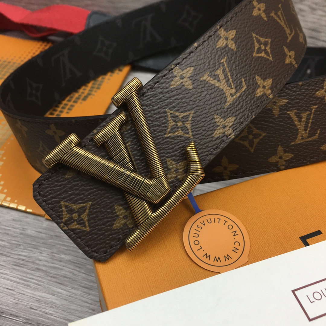 Louis Vuitton LV Overseas Exclusive 4cm Calfskin Belt