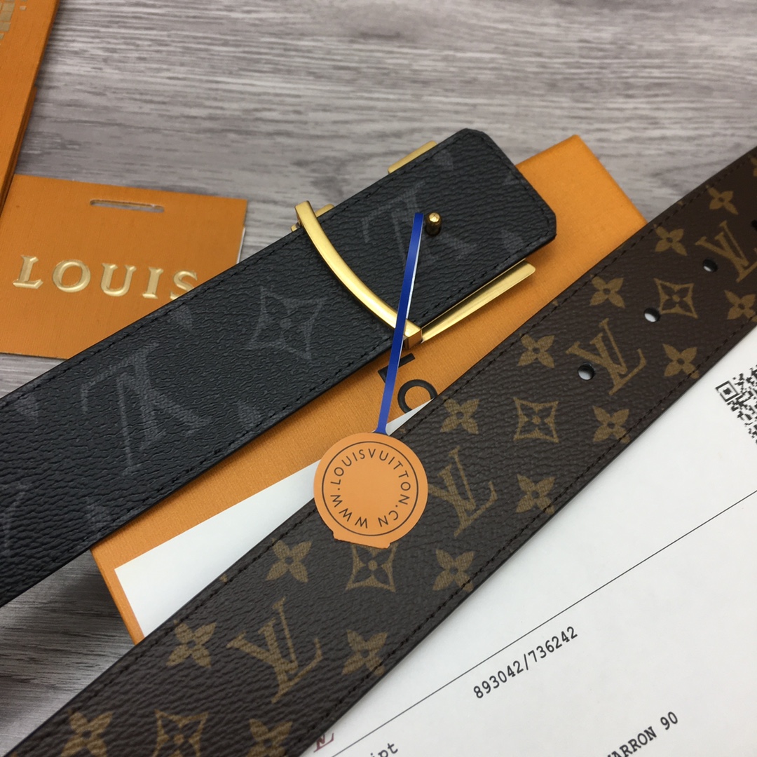 Louis Vuitton LV Overseas Exclusive 4cm Calfskin Belt