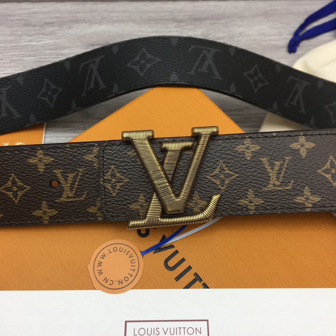 Louis Vuitton LV Overseas Exclusive 4cm Calfskin Belt