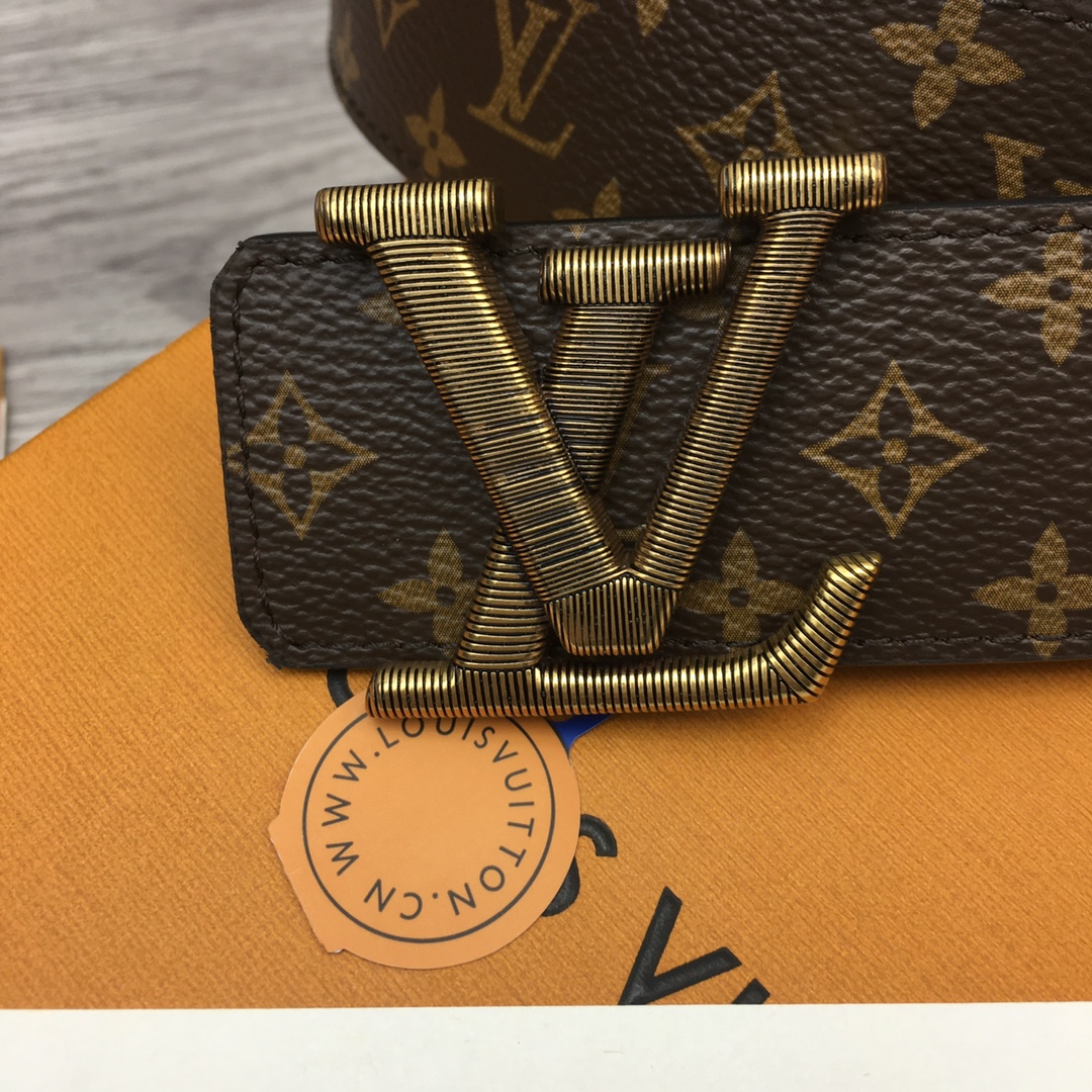 Louis Vuitton LV Overseas Exclusive 4cm Calfskin Belt