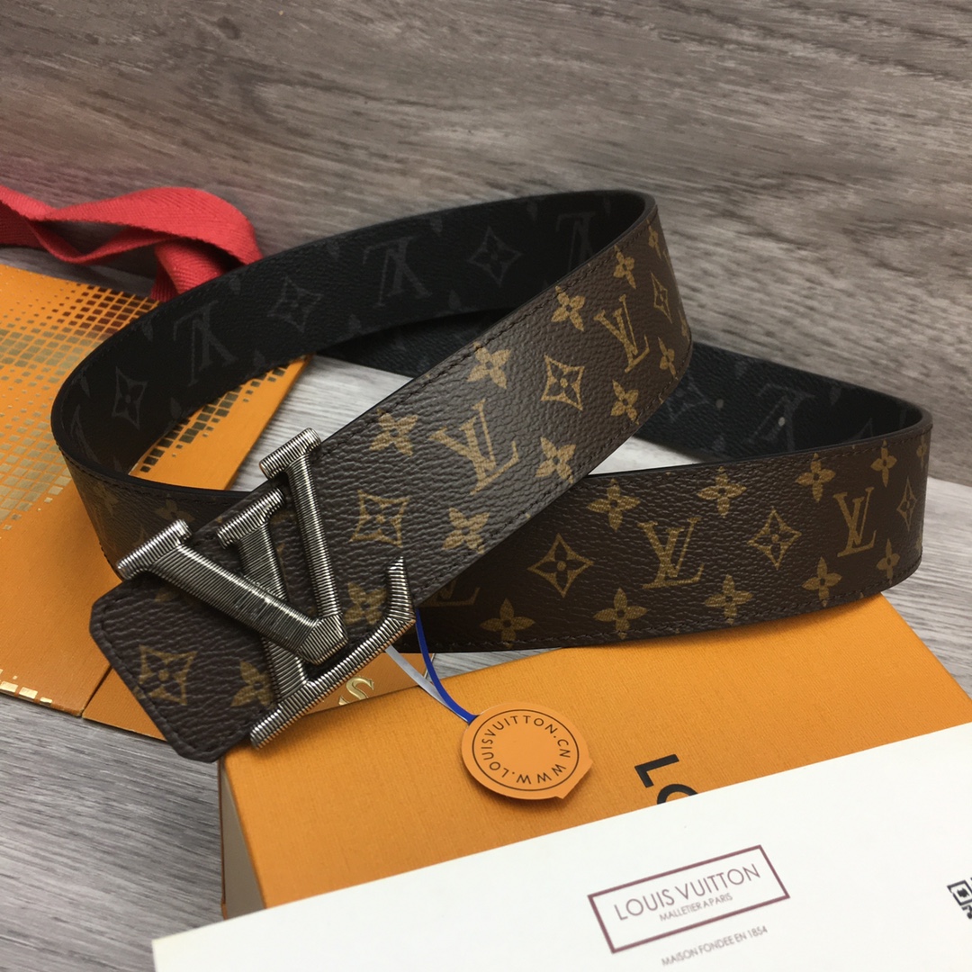 Louis Vuitton LV Overseas Exclusive 4cm Calfskin Belt