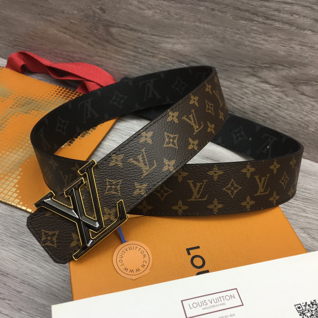 Louis Vuitton LV Overseas Exclusive 4cm Calfskin Belt