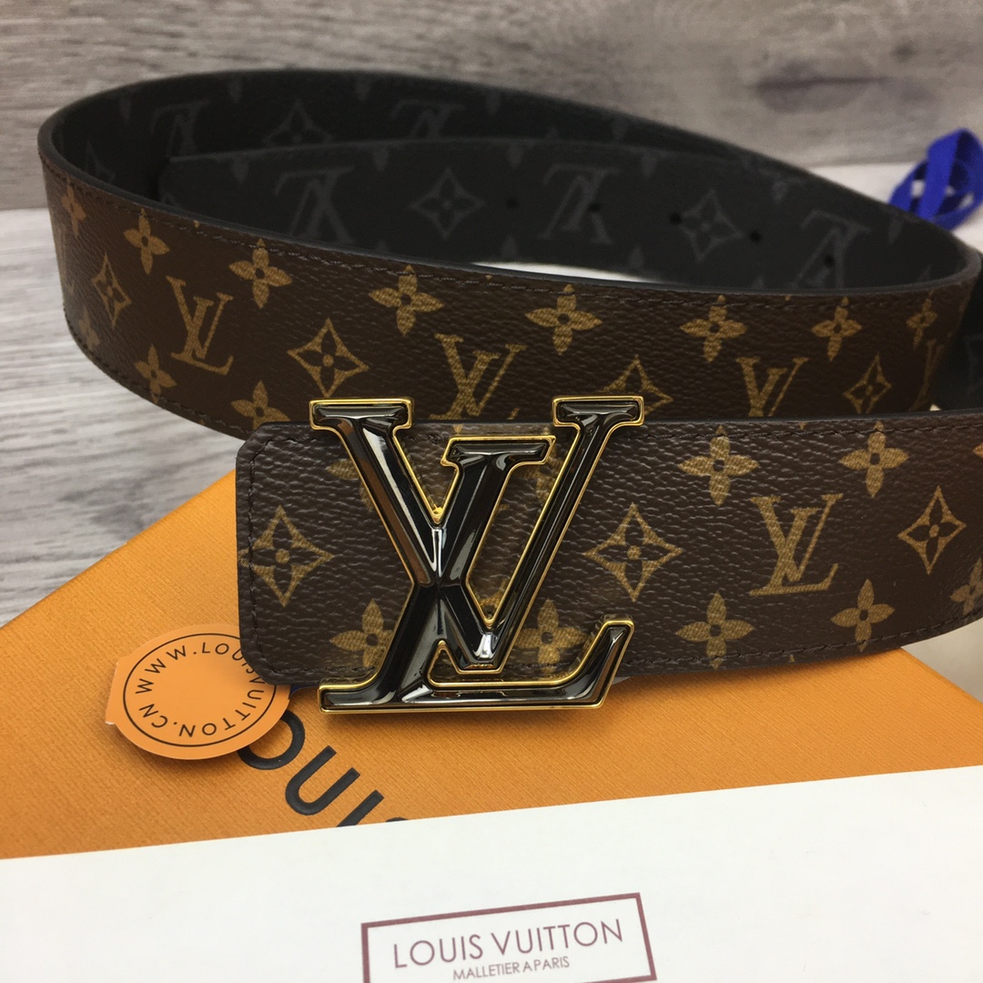 Louis Vuitton LV Overseas Exclusive 4cm Calfskin Belt