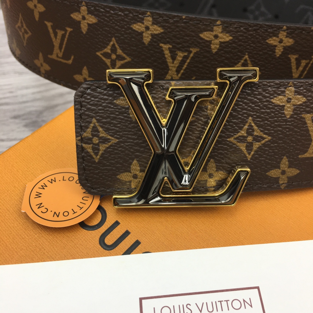 Louis Vuitton LV Overseas Exclusive 4cm Calfskin Belt